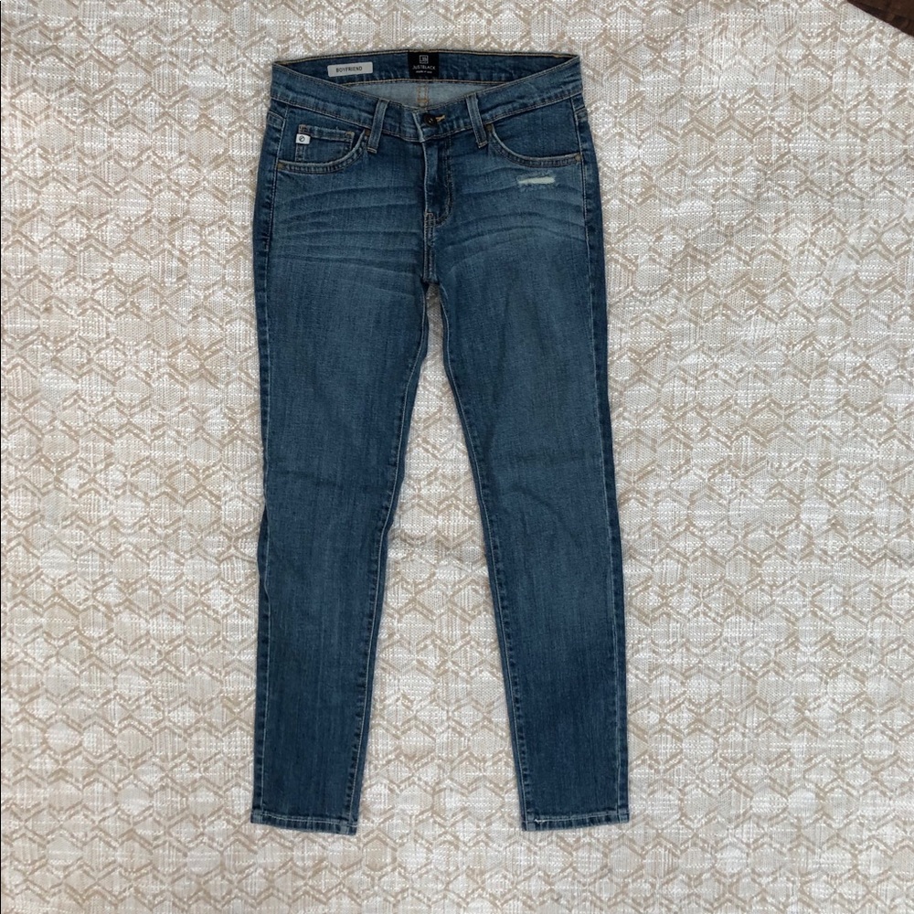 NWOT just black distressed boyfriend skinny jeans